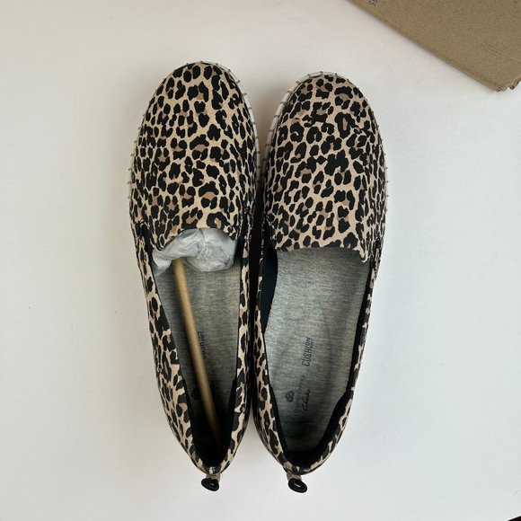 Clarks Cloudsteppers Sneakers Slip On Leopard Print Cushion Soft Shoes Walking - Picture 8 of 15